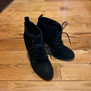 Aldo suede lace up high heel booties size 6.5.